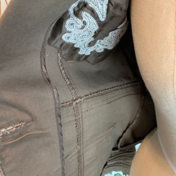 Taheri Beautifully Detailed Utility Jacket - Picture 14 of 16